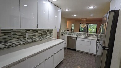 4103 159th Ave NE in Redmond, WA - Building Photo - Building Photo