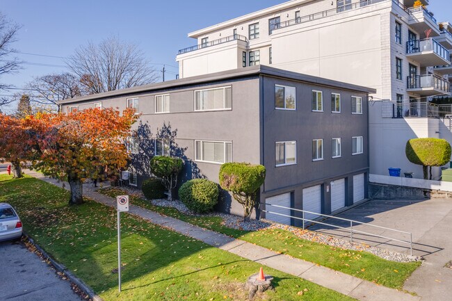 2095 46th Ave in Vancouver, BC - Building Photo - Building Photo