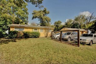 610 Genard St in Austin, TX - Building Photo