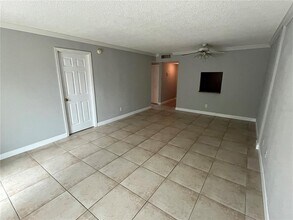 2610 Coconut Bay Ln in Sarasota, FL - Building Photo - Building Photo