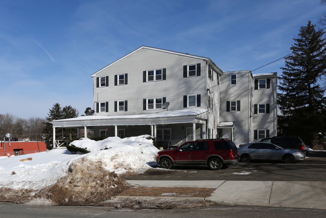 16 Atkins St in Meriden, CT - Building Photo