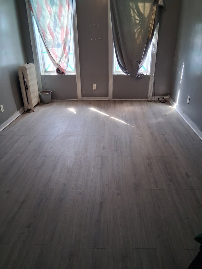 696 Georgia Ave, Unit 2