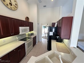 5240 Birmingham Dr in Naples, FL - Building Photo - Building Photo