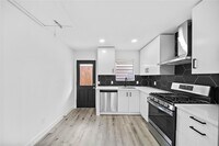 1106 W Tri Oaks Ln photo'