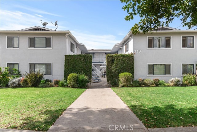 117 S Ivy Ave-Unit -A in Monrovia, CA - Building Photo