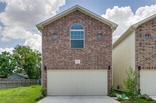 612 E 38th St in Houston, TX - Building Photo