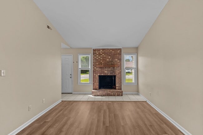 341 W Frances St in Jacksonville, NC - Building Photo - Building Photo