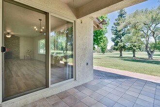 7435 Fairway Two Ave in Fair Oaks, CA - Building Photo - Building Photo