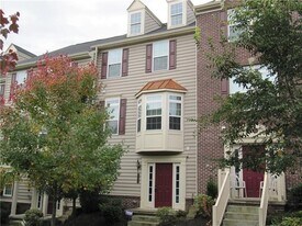 131 Lewisham Rd in Cranberry Township, PA - Building Photo