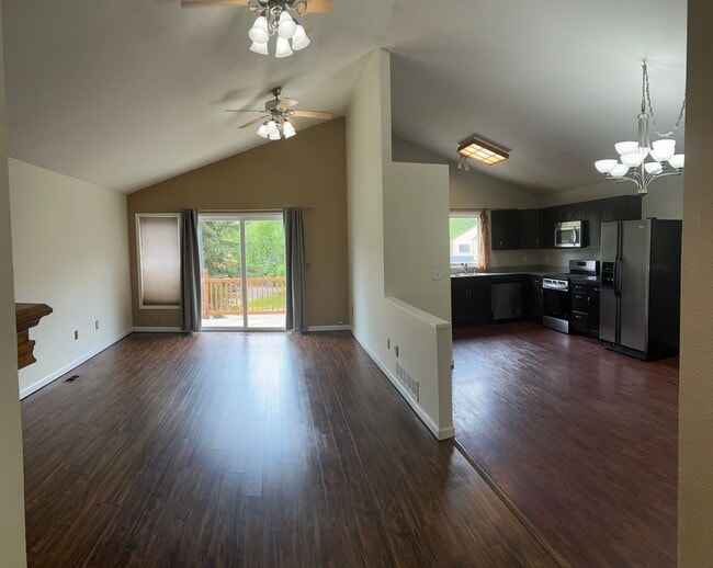 9303 Hall Cir in Anchorage, AK - Building Photo - Building Photo