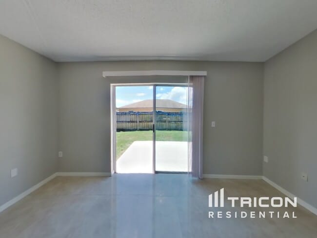 7346 Prosperity Park Rd N in Jacksonville, FL - Building Photo - Building Photo