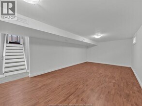 1270 Laurendeau Ave in Windsor, ON - Foto de edificio - Building Photo