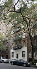 121 E 82nd St in New York, NY - Building Photo - Building Photo