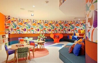 2020 N Bayshore Dr, Unit 908 in Miami, FL - Building Photo - Building Photo