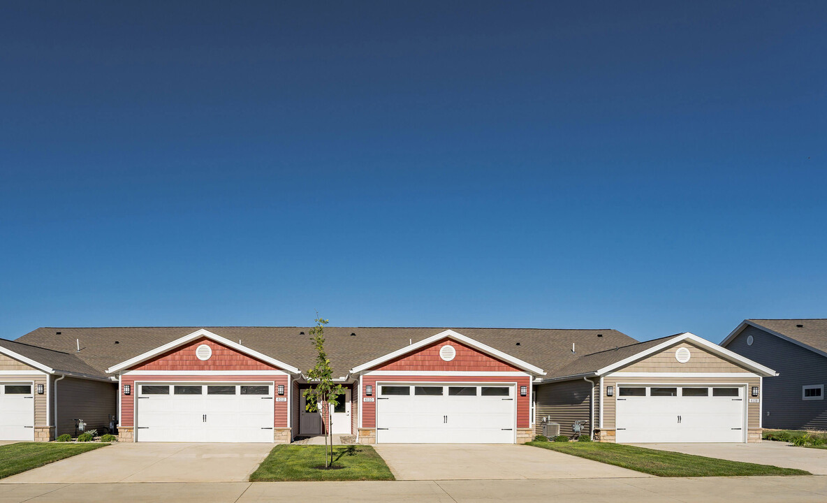 Redwood Sandusky in Sandusky, OH - Building Photo