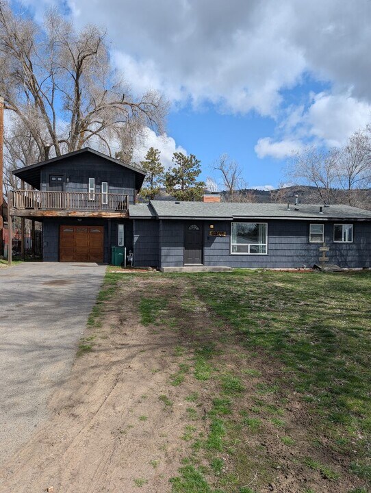 6305 Simmers Ave in Klamath Falls, OR - Building Photo