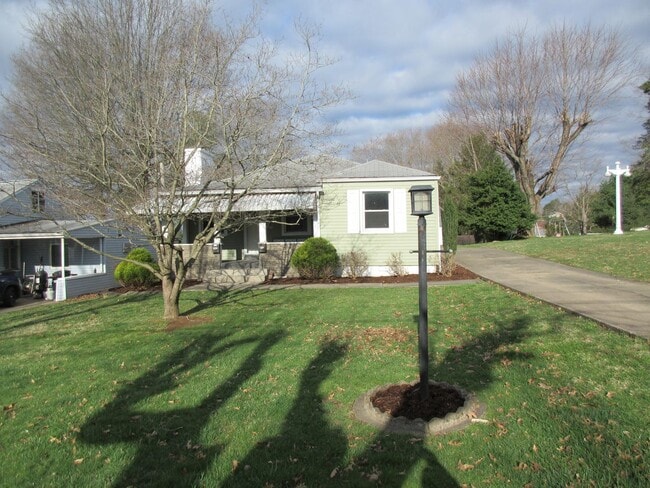 4501 Packard St, Unit 4501 Packard Street in Parkersburg, WV - Building Photo - Building Photo
