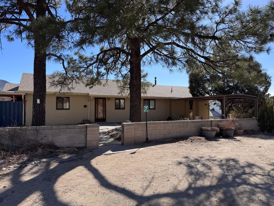 7 Penasco Rd in Albuquerque, NM - Building Photo