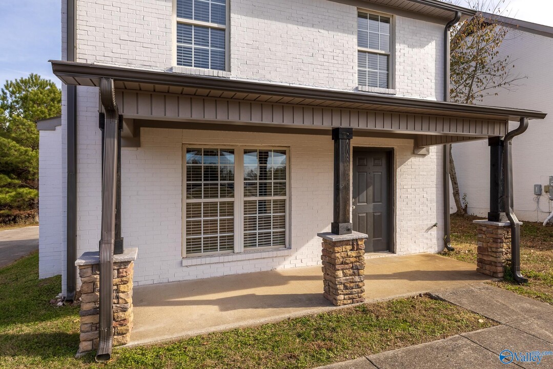 6967 Wall Triana Hwy in Madison, AL - Building Photo