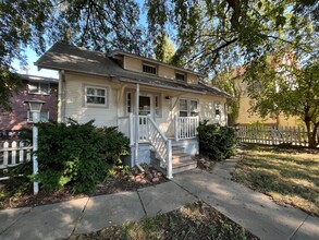 1112 S 22nd St in Lincoln, NE - Building Photo - Building Photo