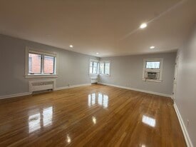 530 Broad Ave, Unit 16 in Englewood, NJ - Building Photo