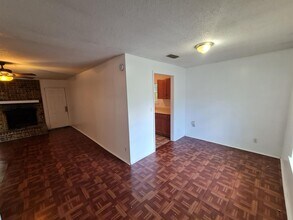 6115 S Hampton Dr in Montgomery, AL - Building Photo - Building Photo