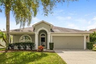 633 Straw Lake Dr in Brandon, FL - Building Photo