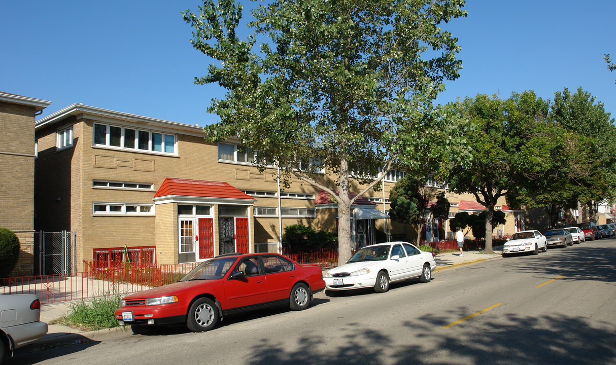 308-326 W 24th St in Chicago, IL - Building Photo