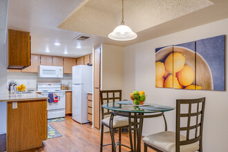 Desert Lakes Apartments in Phoenix, AZ - Foto de edificio - Interior Photo