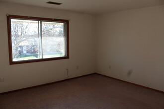 1003 Parkway Dr in Boone, IA - Building Photo - Interior Photo