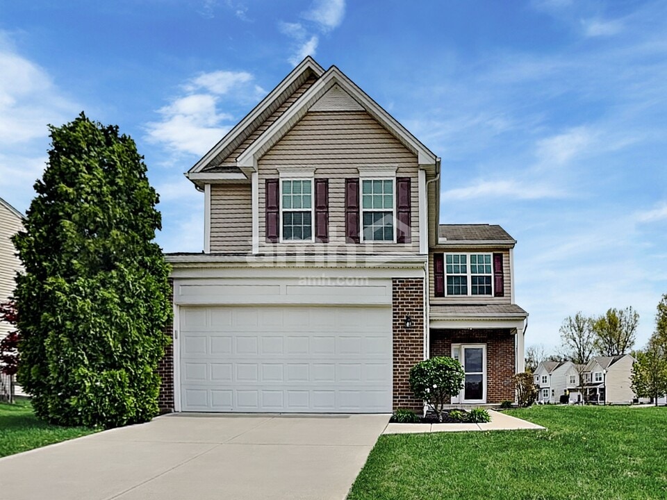 310 Hennepin Dr in Maineville, OH - Foto de edificio