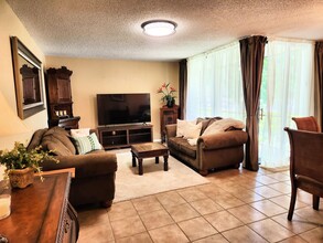 825 Egret Cir, Unit 825Egret Unit 111 in Delray Beach, FL - Foto de edificio - Building Photo