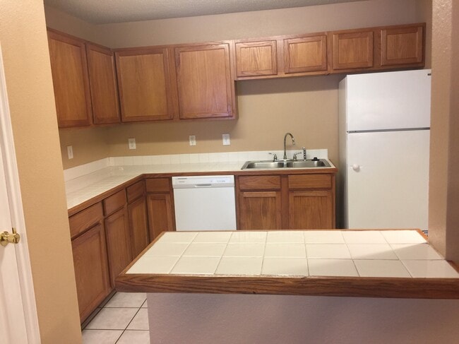 3015 Flask Dr in Dallas, TX - Building Photo - Building Photo