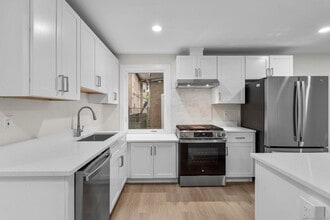 1546 Chapel St in New Haven, CT - Building Photo - Building Photo