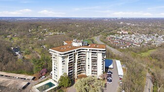 6666 Brookmont Ter, Unit 707 in Nashville, TN - Building Photo