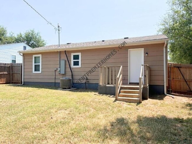 property at 1625 E Hill St