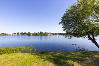 21 Lake View Pl in Lynn, MA - Foto de edificio - Building Photo