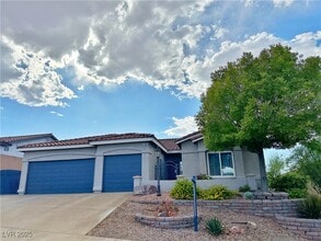 105 Crescent Bay St in Henderson, NV - Building Photo - Building Photo