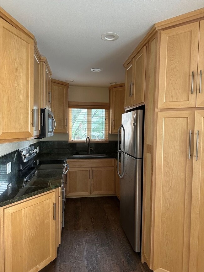 1250 E Ocean Blvd in Long Beach, CA - Building Photo - Building Photo