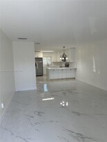 6591 SW 46th St in Davie, FL - Building Photo