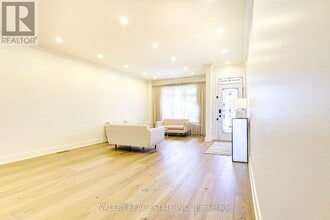 3553 Jorie Crescent in Mississauga, ON - Building Photo - Building Photo