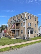 26 Northend St, Unit #2 in Peabody, MA - Foto de edificio - Building Photo