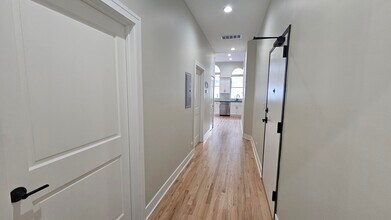4437 N Broadway in Chicago, IL - Building Photo - Building Photo