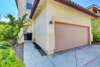 1221 Hope Ranch Ln in Las Vegas, NV - Building Photo - Building Photo