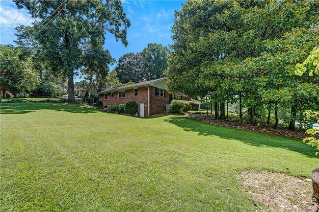 2127 Desmond Dr in Decatur, GA - Building Photo - Building Photo