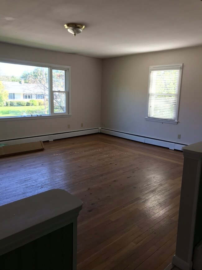 189 Russell St, Unit 2nd floor in Lewiston, ME - Building Photo - Building Photo