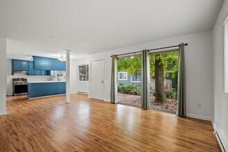 1220 Mission Blvd in Santa Rosa, CA - Building Photo - Building Photo