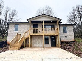 9905 Coward Mill Rd in Knoxville, TN - Building Photo