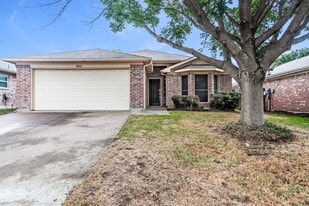 8060 Cannonwood Dr in Fort Worth, TX - Building Photo