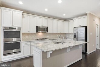 43593 Mirror Terrace in Ashburn, VA - Building Photo - Building Photo